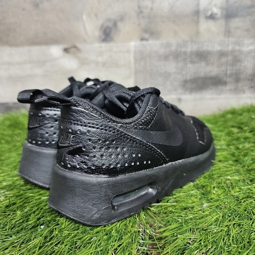 NIKE AIR MAX TAVAS TRIPLE BLACK TRAINERS